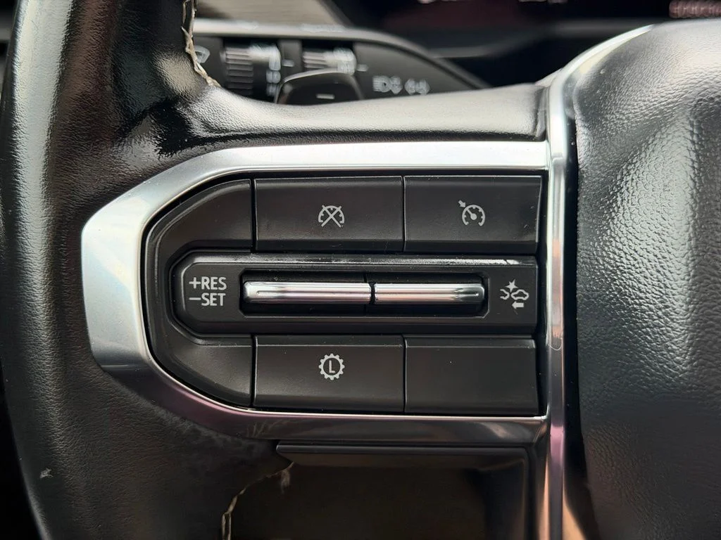 Used 2025 Black GMC Denali image 17