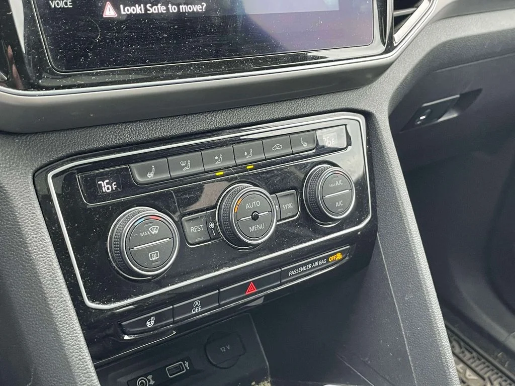 Used 2019 Blue Volkswagen SEL image 32