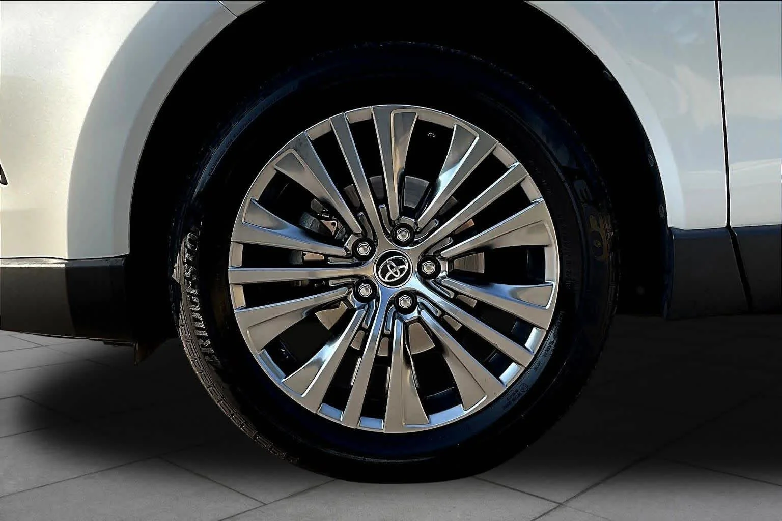 Used 2023 Wind Chill Pearl Toyota Limited image 11