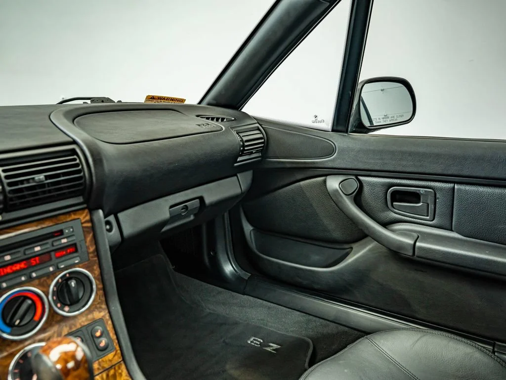 Used 2001 Jet Black BMW 2.5i image 32