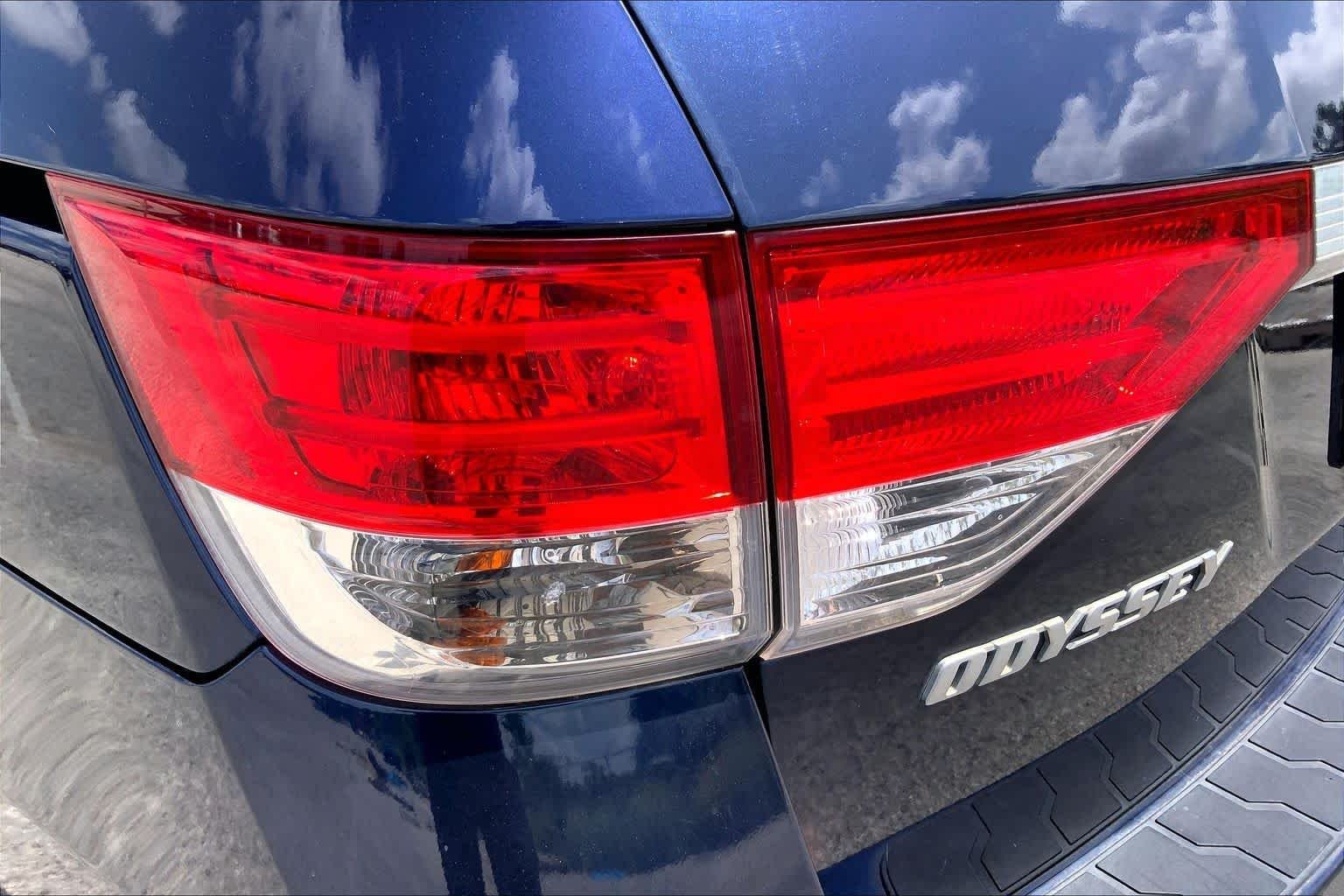 Used 2015 Obsidian Blue Pearl Honda EX-L image 28