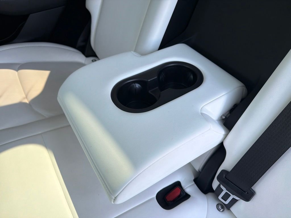 Used 2023  Tesla Performance image 30