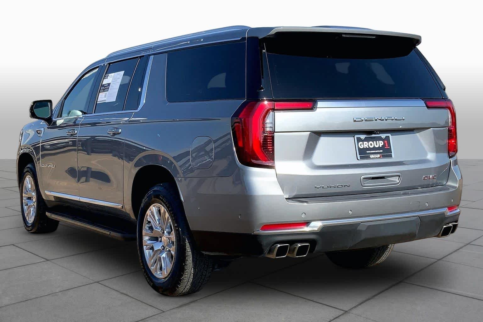 Used 2025 Sterling Metallic GMC Denali image 12