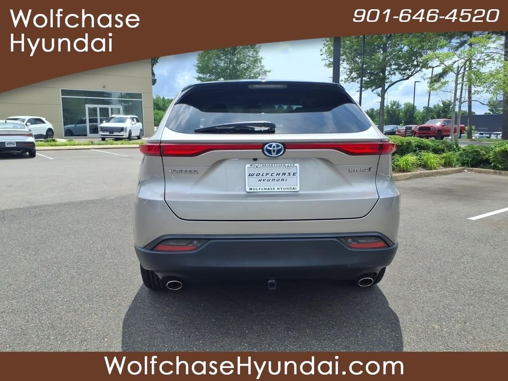 Used 2021 Silver Toyota LE image 4
