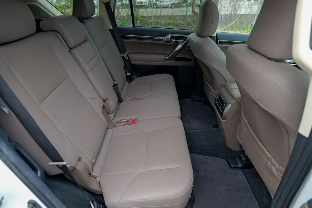 Used 2023 White Pearl Lexus 460 image 32