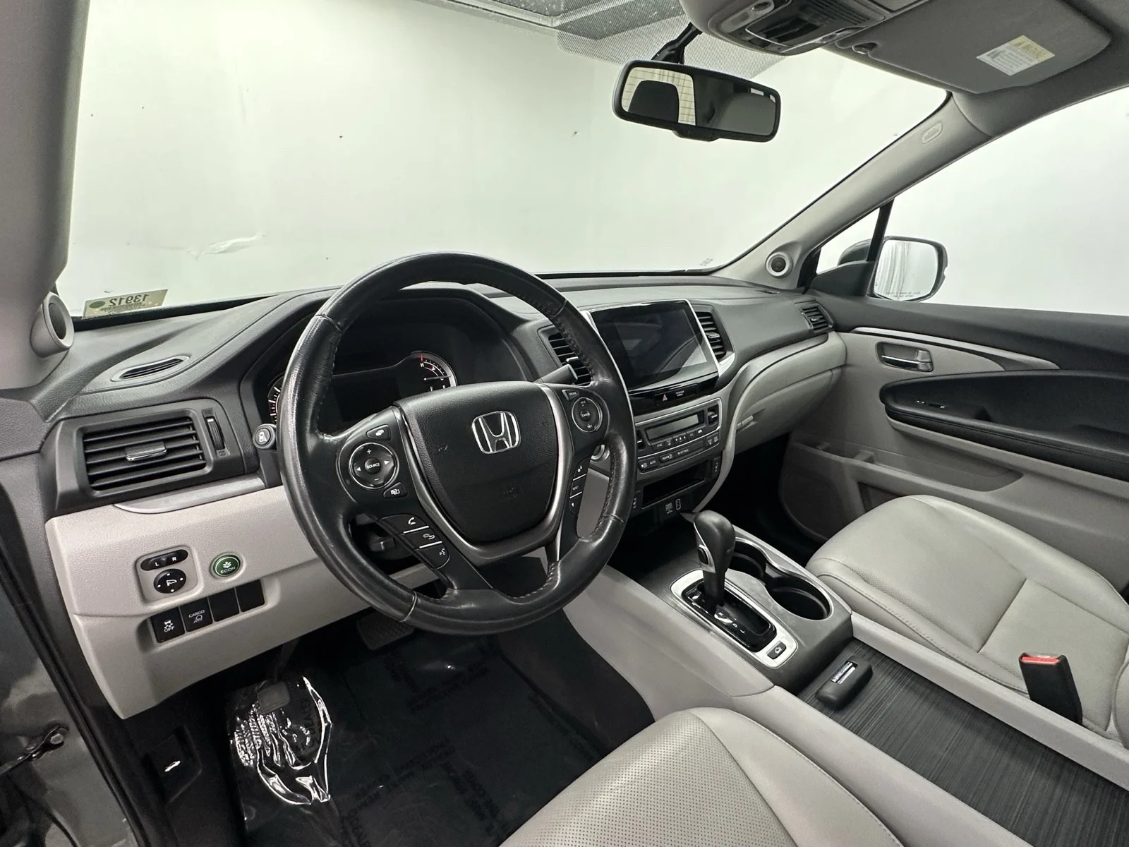 Used 2019 Forest Mist Metallic Honda RTL-T AWD image 15