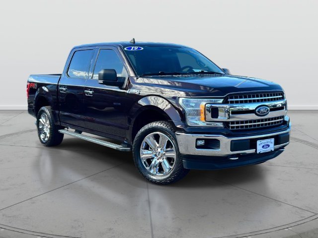 Used 2019 Red Ford XLT image 1