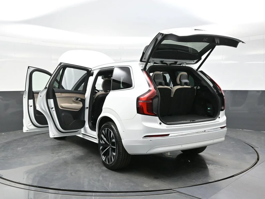 New 2026 Crystal White Volvo Plus image 41