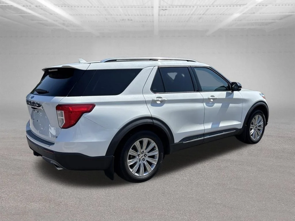 Used 2020 White Ford Limited image 3