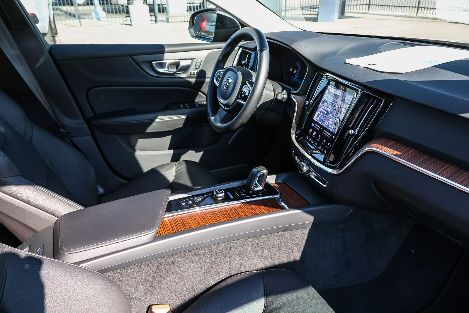 2025 Volvo V60 Cross Country Plus - Photo 17