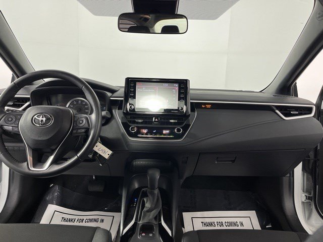 Certified Used 2022 Pearl Toyota SE image 30