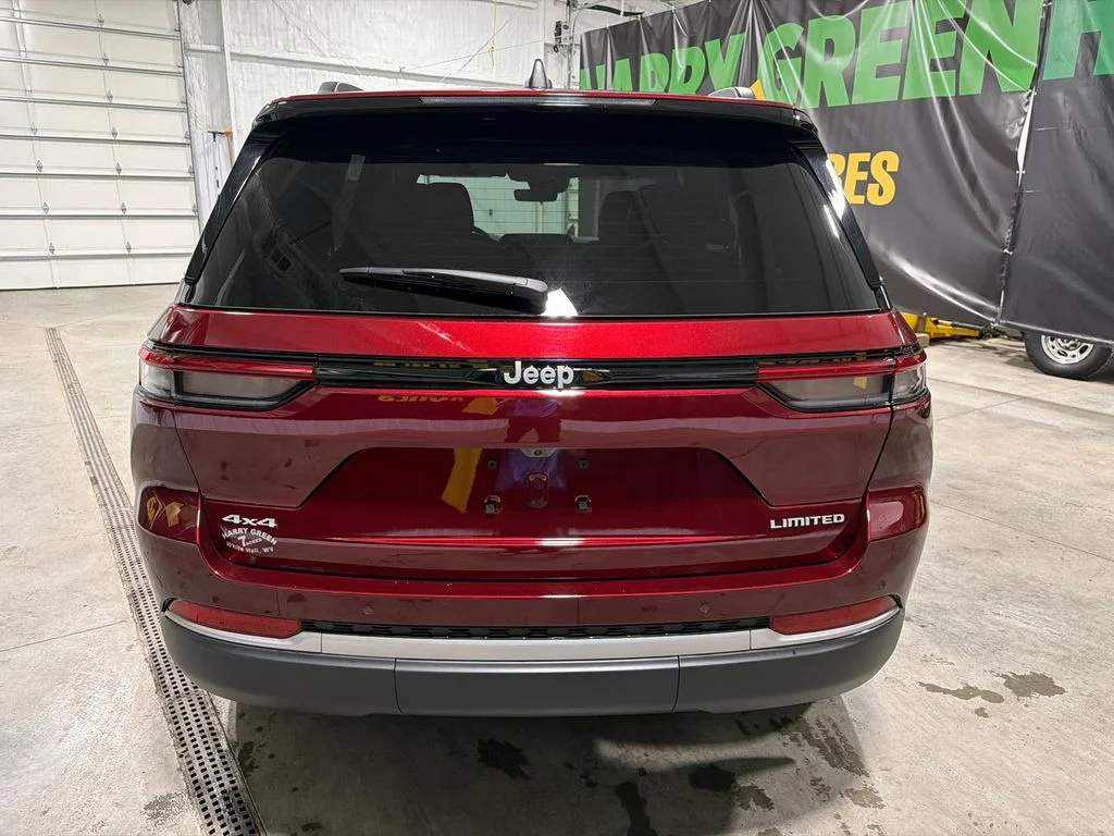 New 2026 Velvet Red Pearl-Coat Exterior Paint Jeep Limited image 7