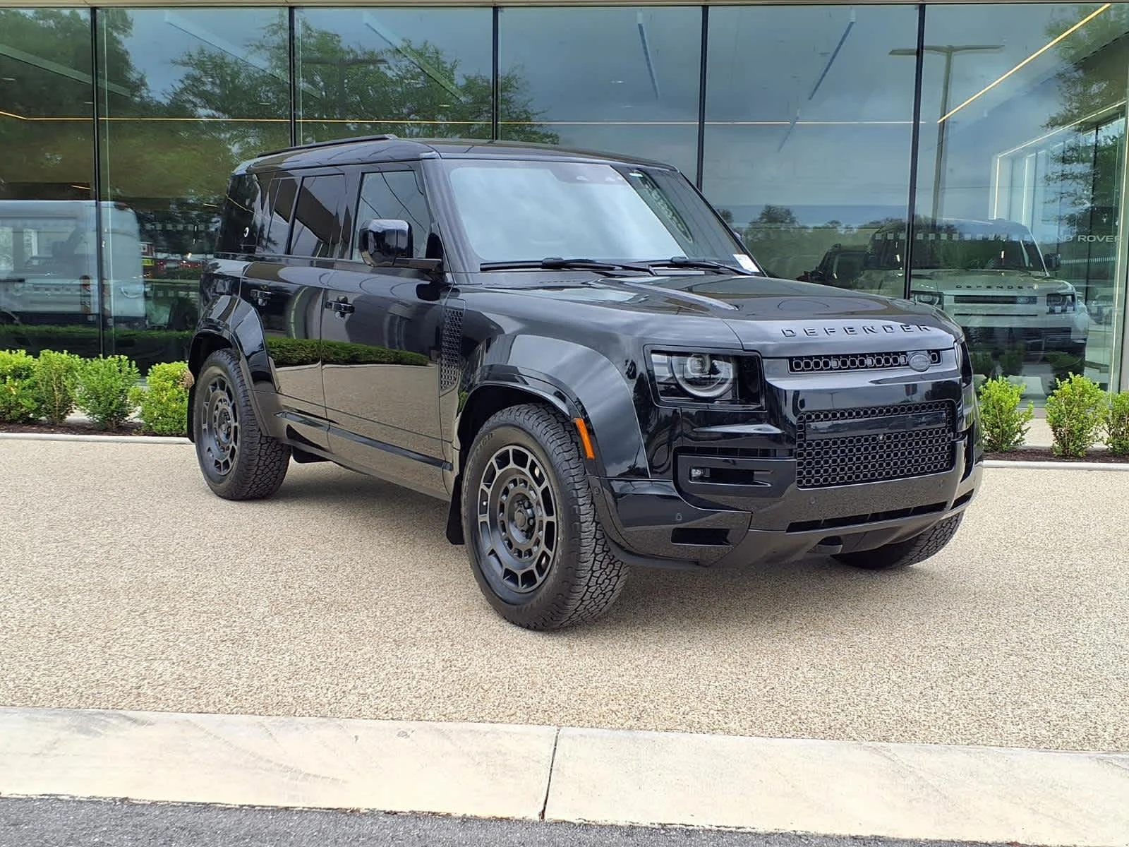 New 2026 Land Rover Defender 110 OCTA Black OCTA Black 4 Door SUV