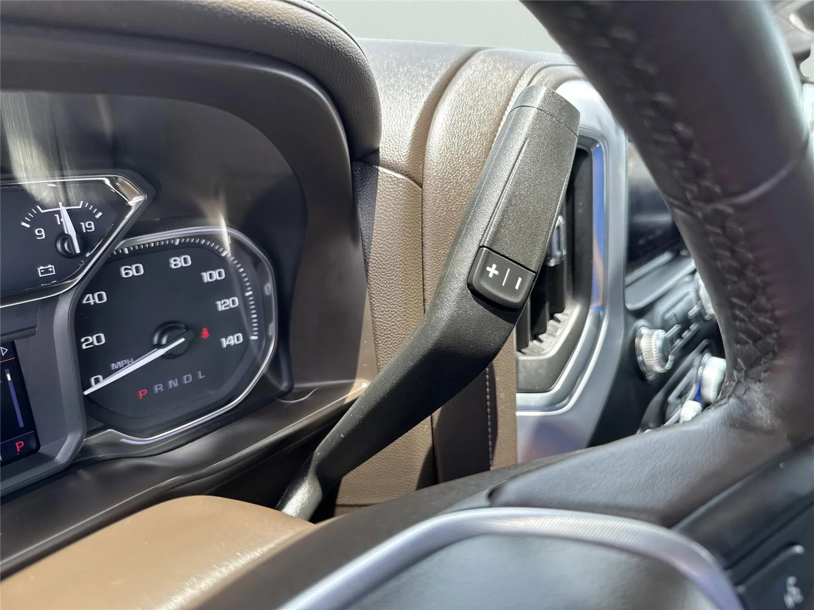 Used 2021 CAYENNE RED TINTCOAT GMC SLT image 23