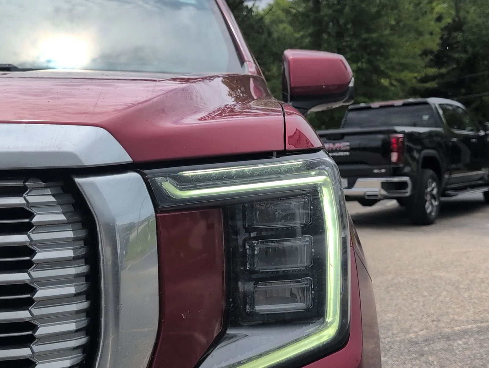 Used 2021 CAYENNE RED TINTCOAT GMC Denali image 12