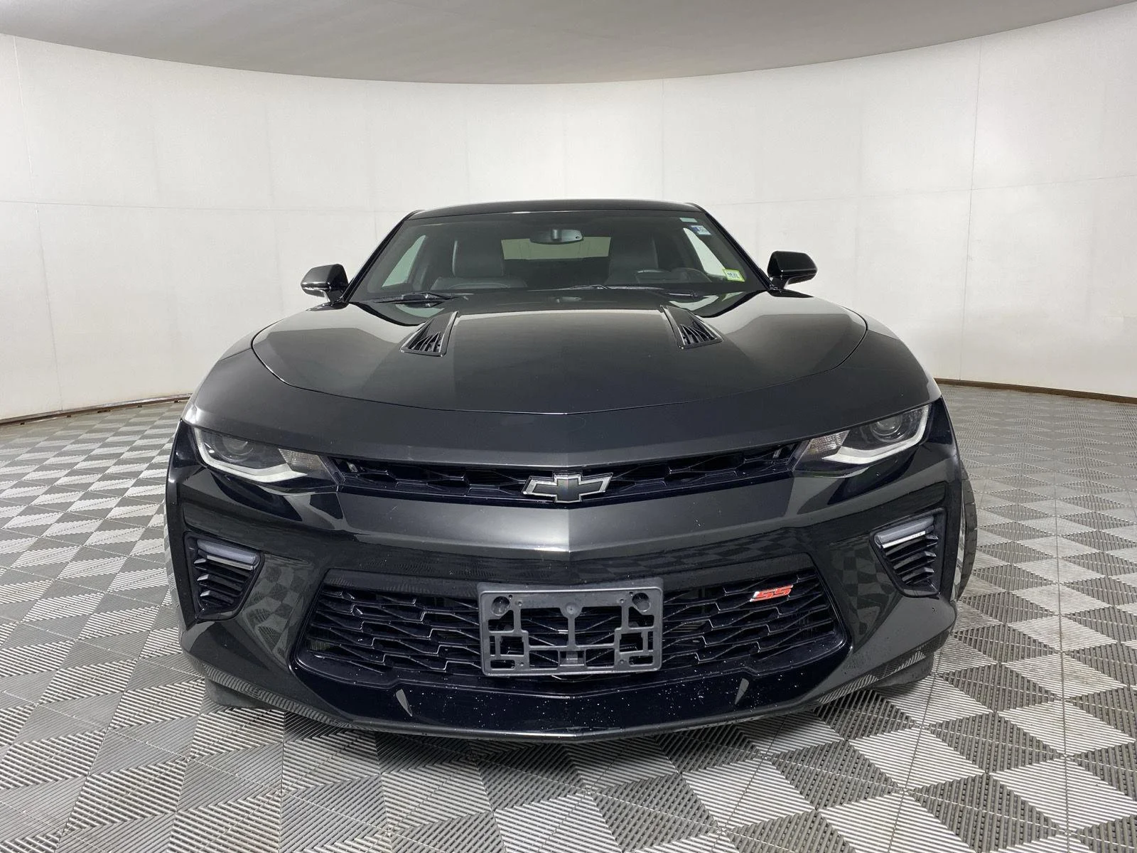 Used 2018 Black Chevrolet 2SS image 2