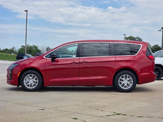 New 2027 Red Hot Pearl-Coat Exterior Paint Chrysler Select image 4