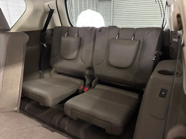 Used 2010 White Lexus 460 image 13