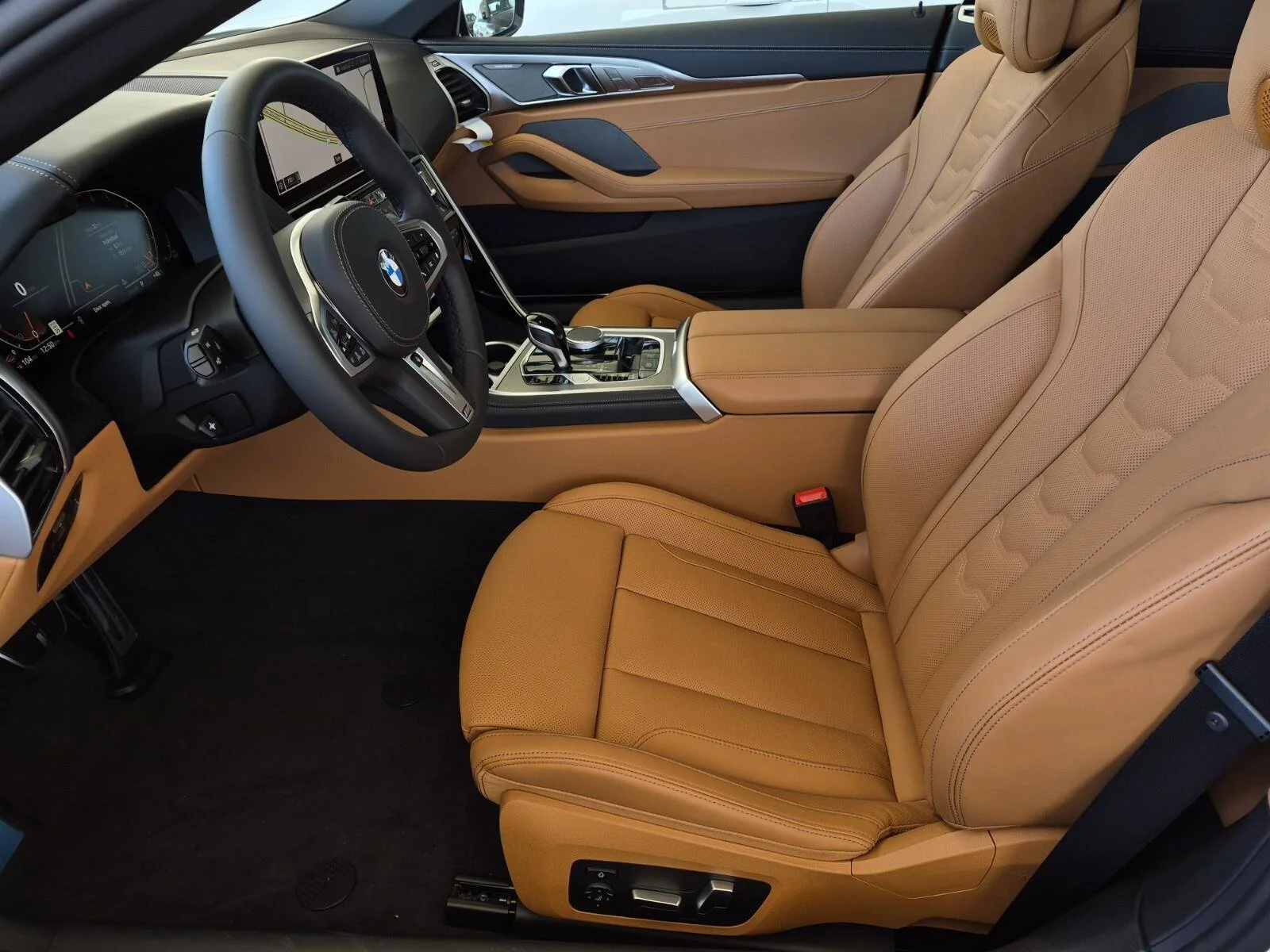2026 BMW 8 Series 840i - Photo 27