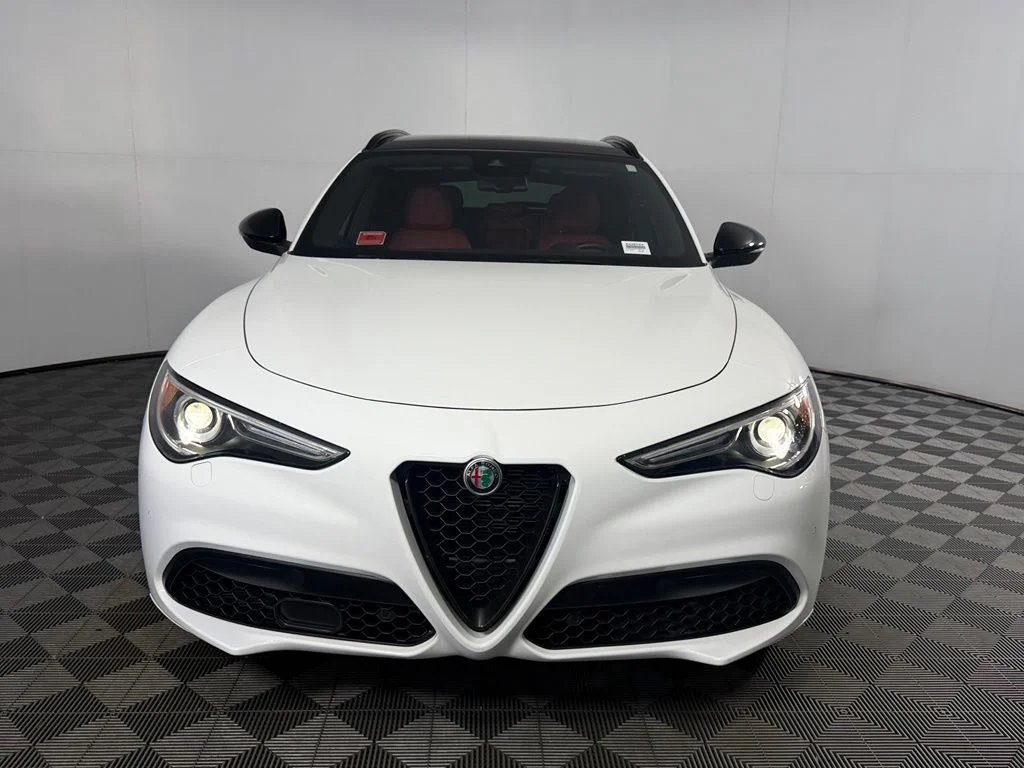 Certified Used 2023 White Alfa Romeo Veloce image 4