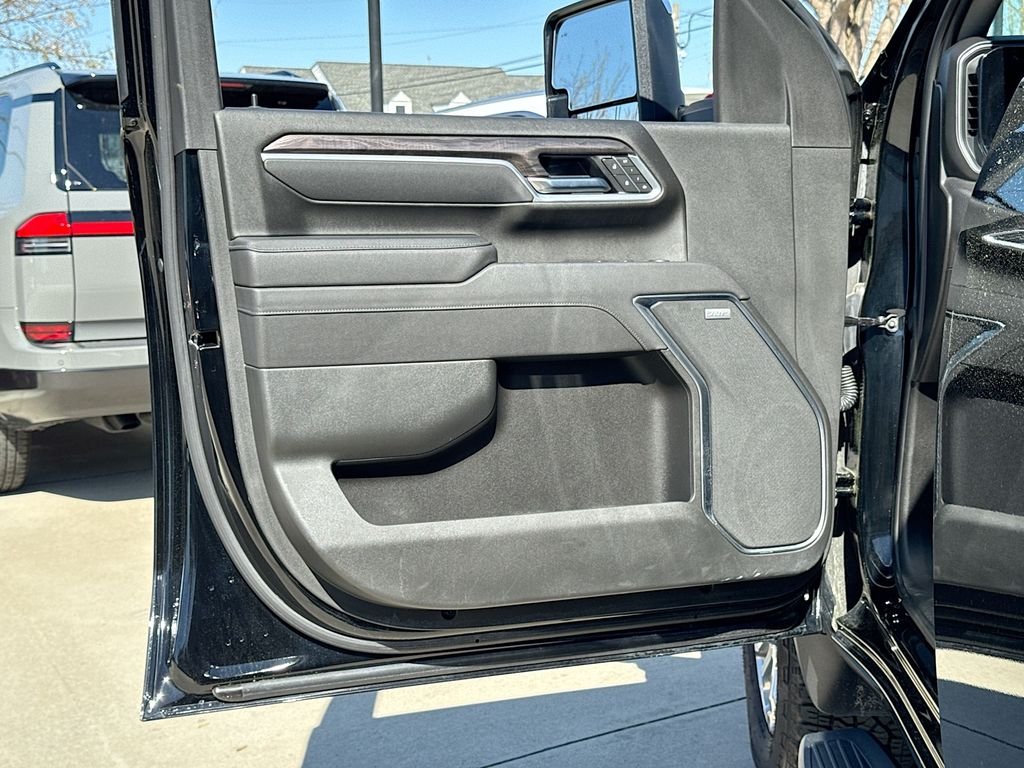 Used 2025 Black Chevrolet LTZ image 12