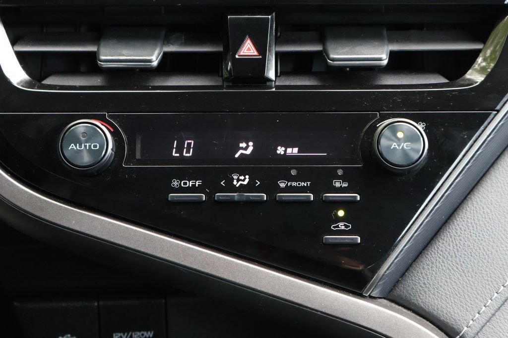 2024 Toyota Camry SE - Photo 17