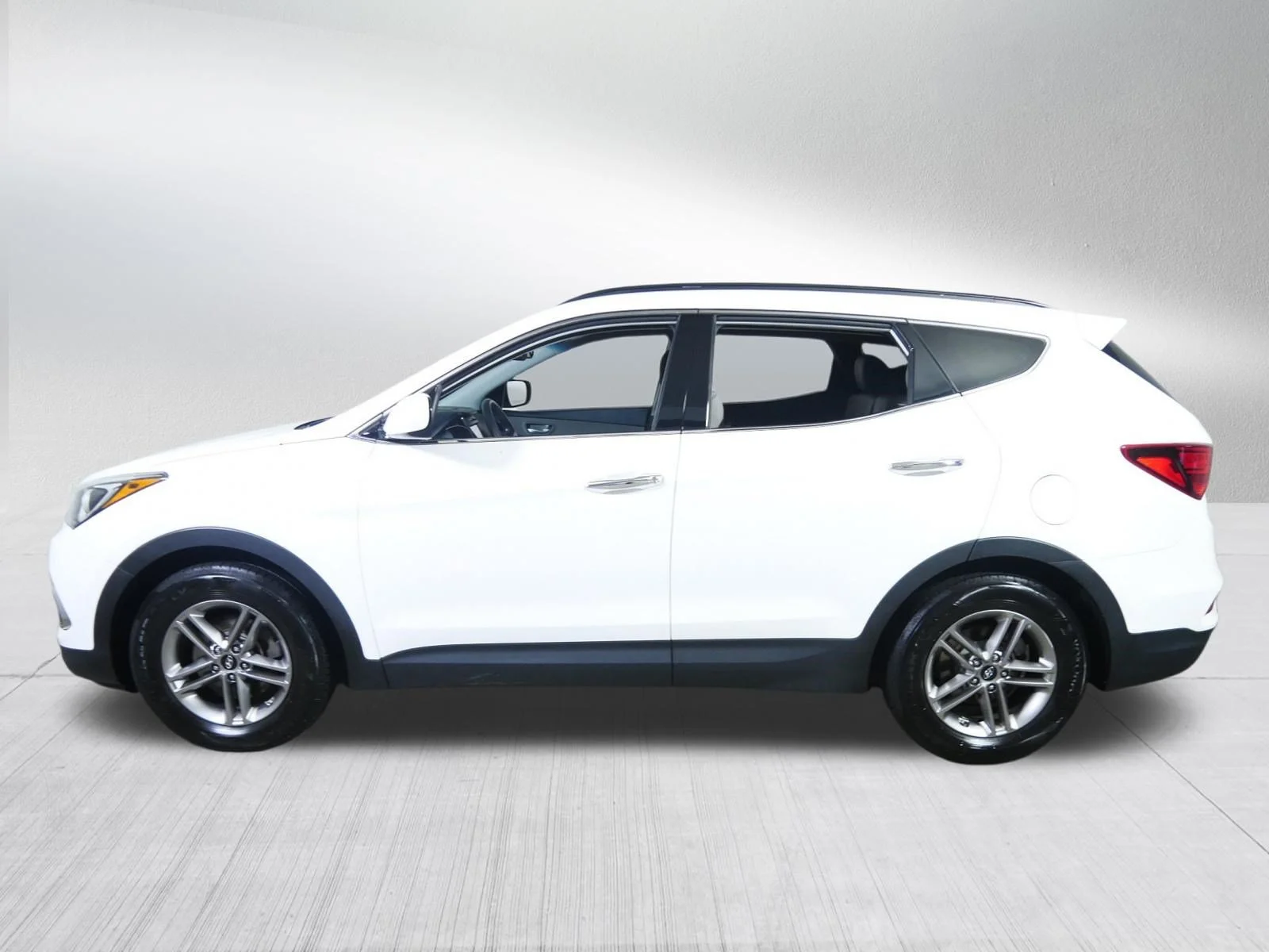 Used 2017 Frost White Pearl Hyundai 2.4L image 4