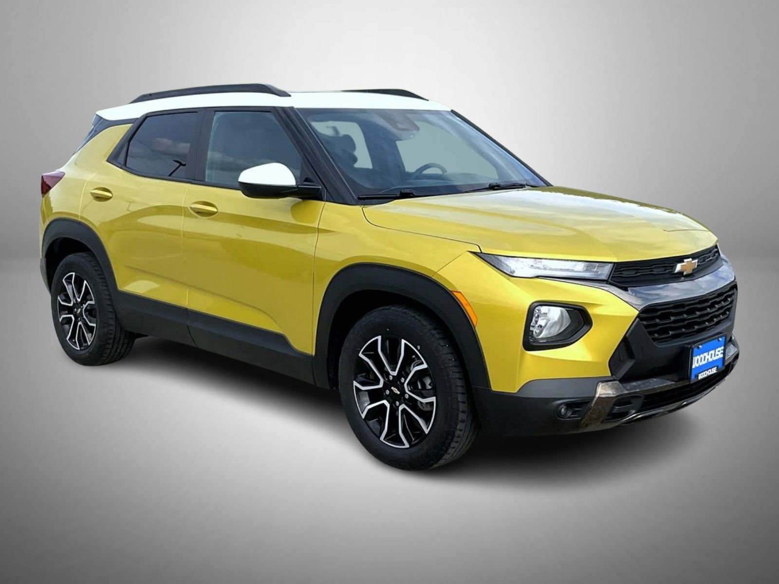 Used 2023 Yellow Chevrolet ACTIV image 3