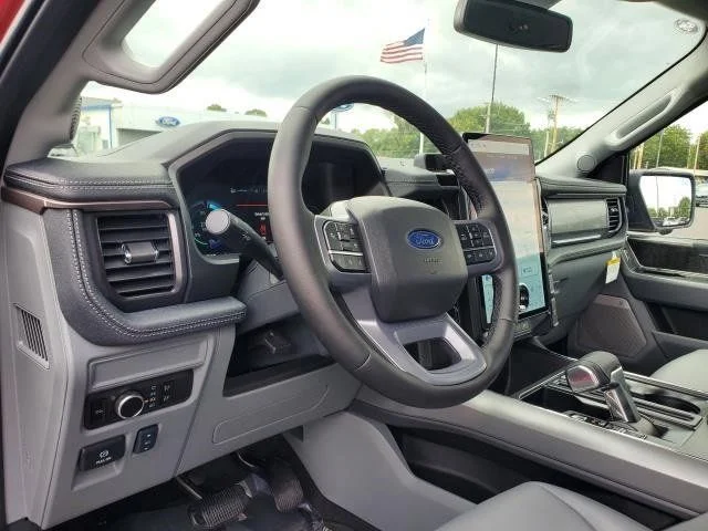 2025 Ford F-150 Lightning Flash - Photo 19