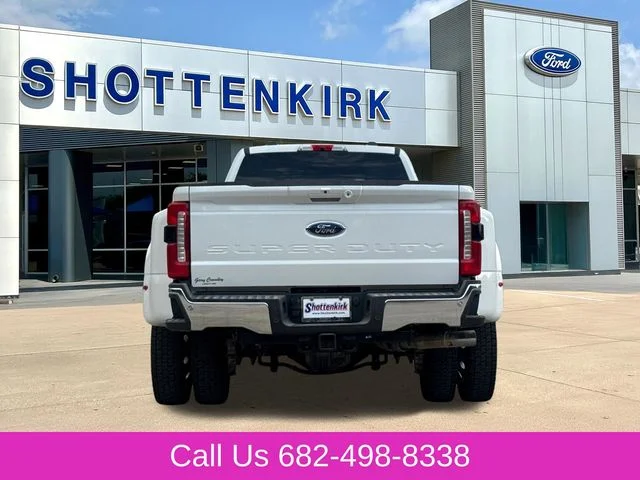 Used 2025 White Ford Lariat image 8