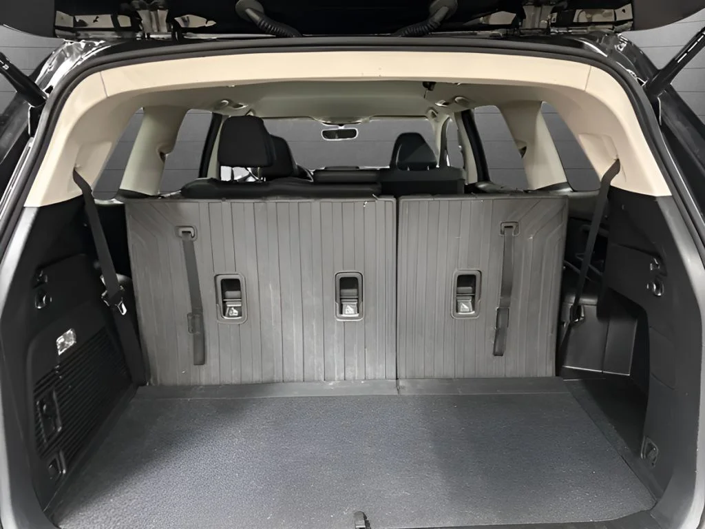 Used 2022 Black Subaru Limited image 20