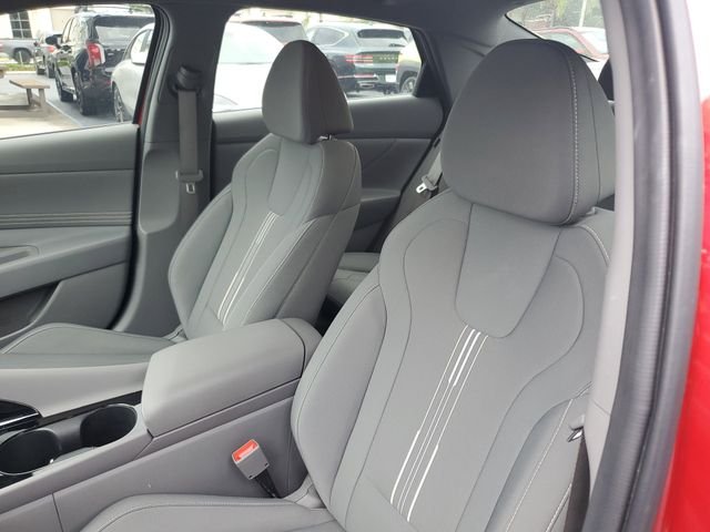 2025 Hyundai Elantra SEL - Photo 11