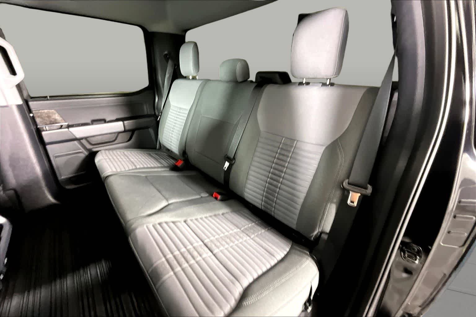Used 2023 Area 51/Agate Black Ford XLT image 19
