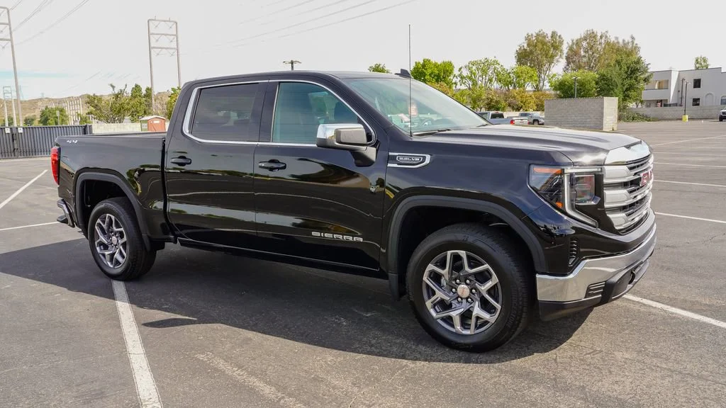 2026 GMC Sierra 1500 SLE - Photo 6