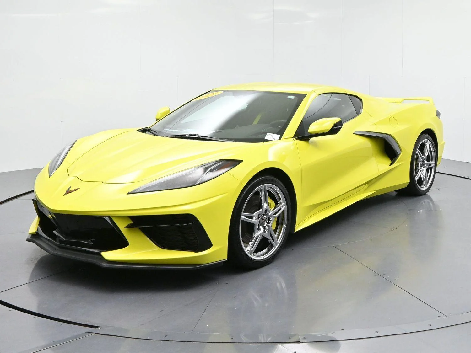 Used 2021 ACCELERATE YELLOW METALLIC Chevrolet 1LT image 3
