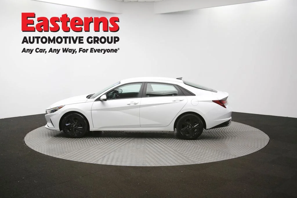 Used 2022 White Hyundai SEL image 59