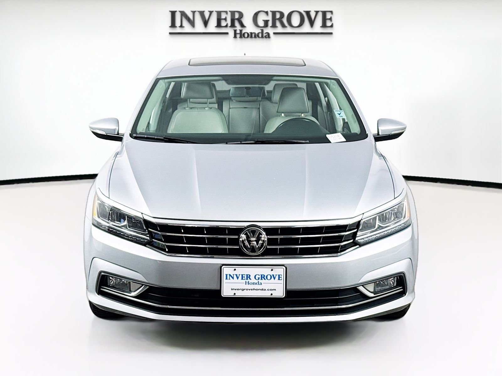 Used 2018 Volkswagen Passat SE with VIN 1VWBA7A33JC031425 for sale in Inver Grove Heights, Minnesota