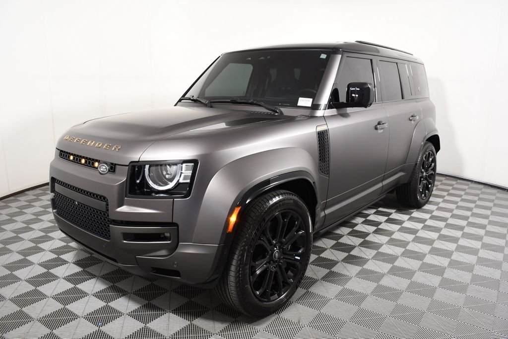 2025 Land Rover Defender 110 Octa P635's photo