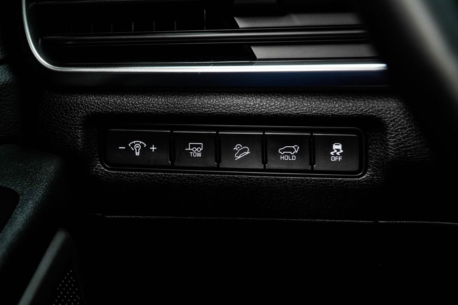 Used 2025 Black Kia EX X-Line image 31