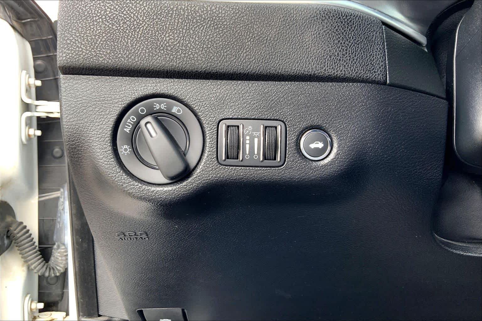 Used 2021 White Knuckle Clearcoat Dodge SXT image 33