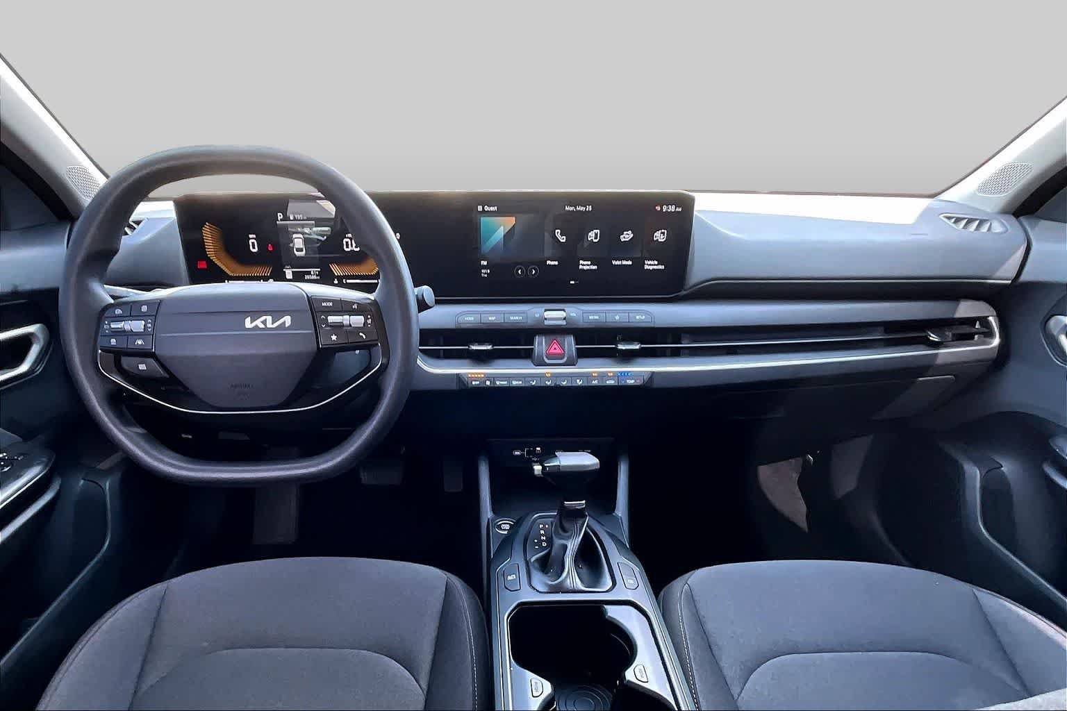 2025 Kia K4 LXS - Photo 13