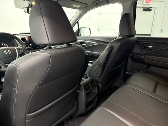 Certified Used 2023 Lunar Silver Metallic Honda RTL image 21