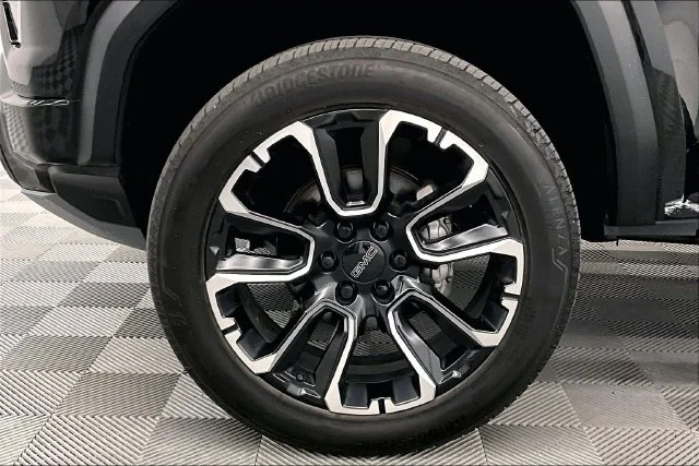 Used 2023 Onyx Black GMC Denali image 10
