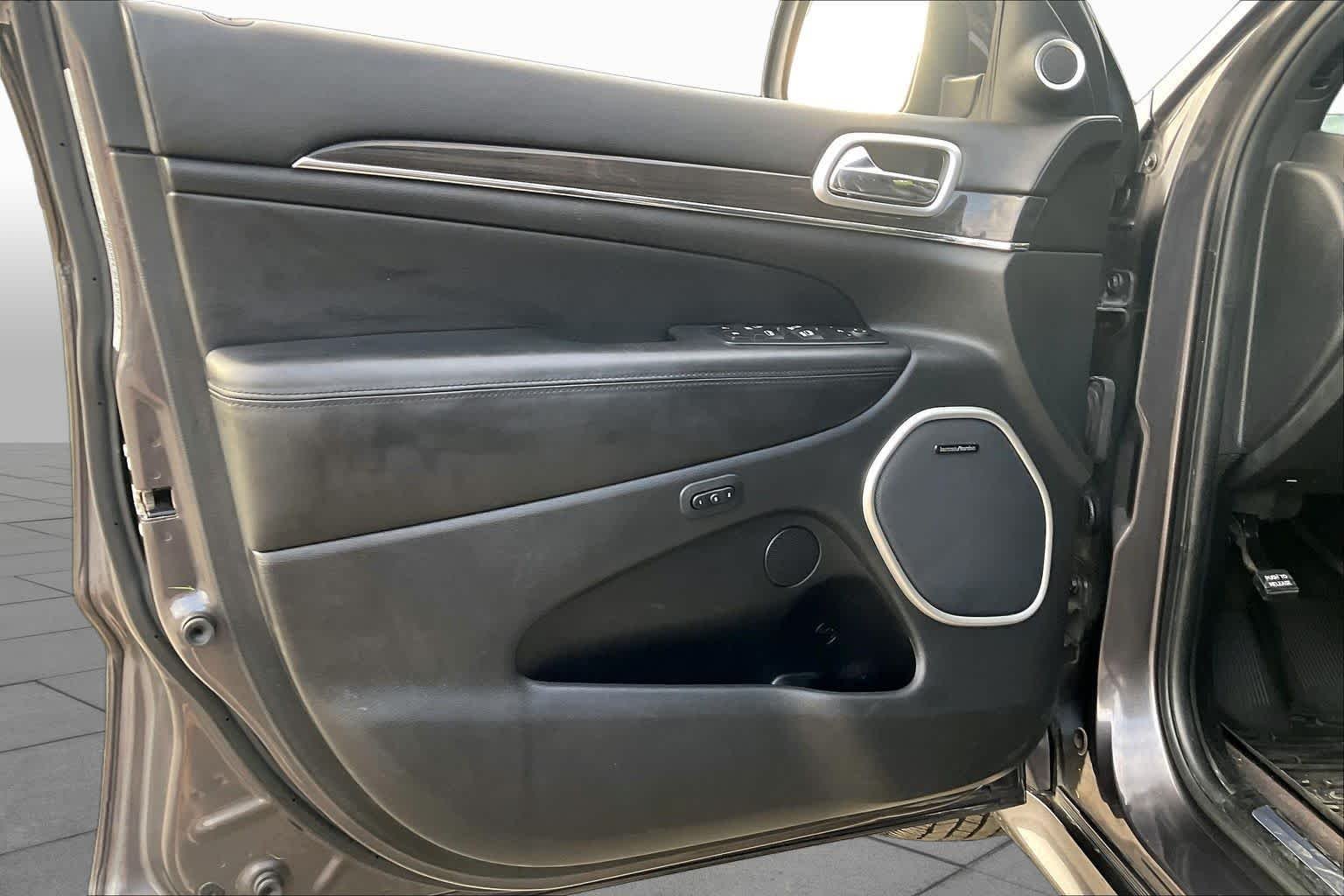 Used 2016 Granite Crystal Metallic Clearcoat Jeep High Altitude image 22