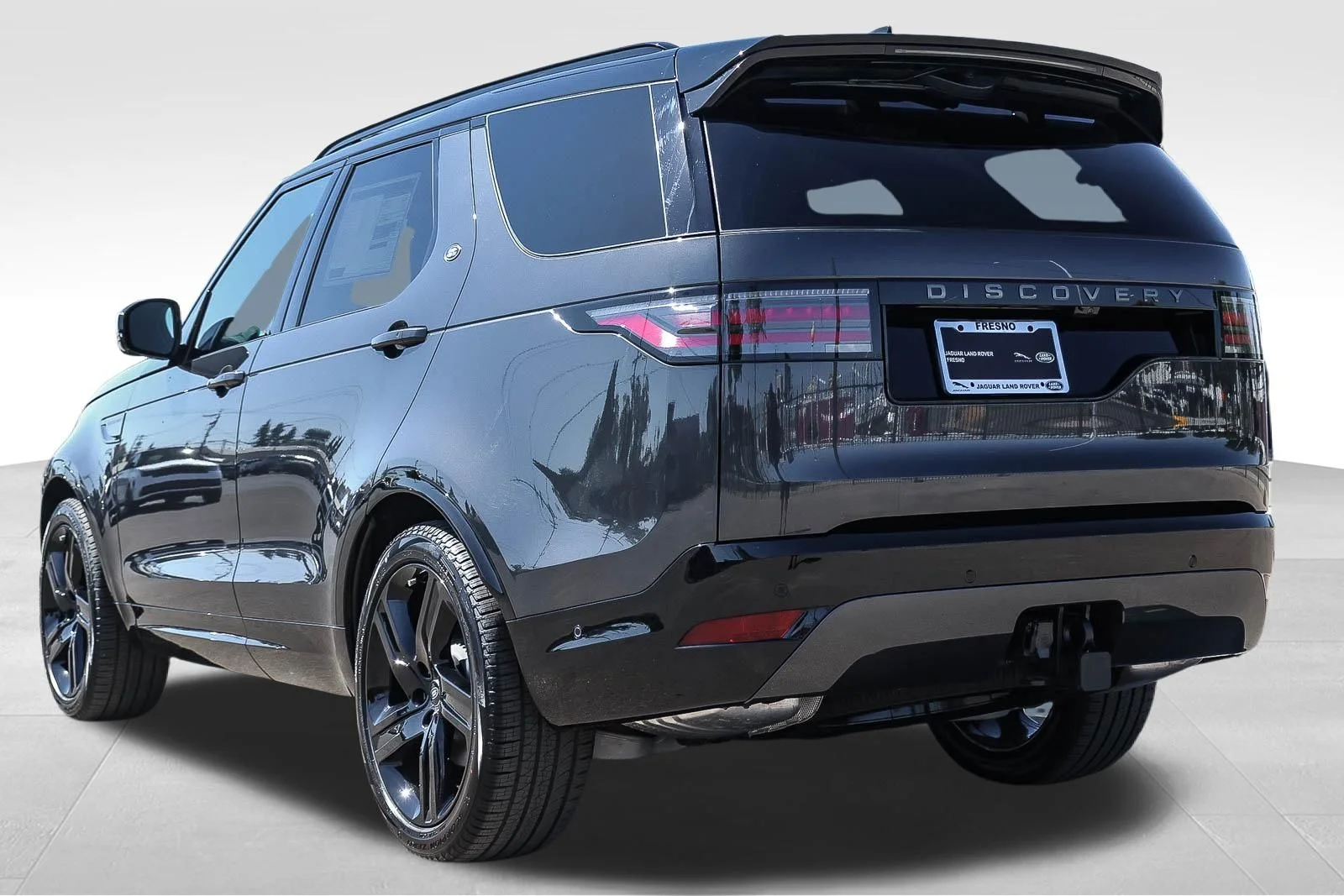 New 2026 Carpathian Grey Land Rover Dynamic SE image 7