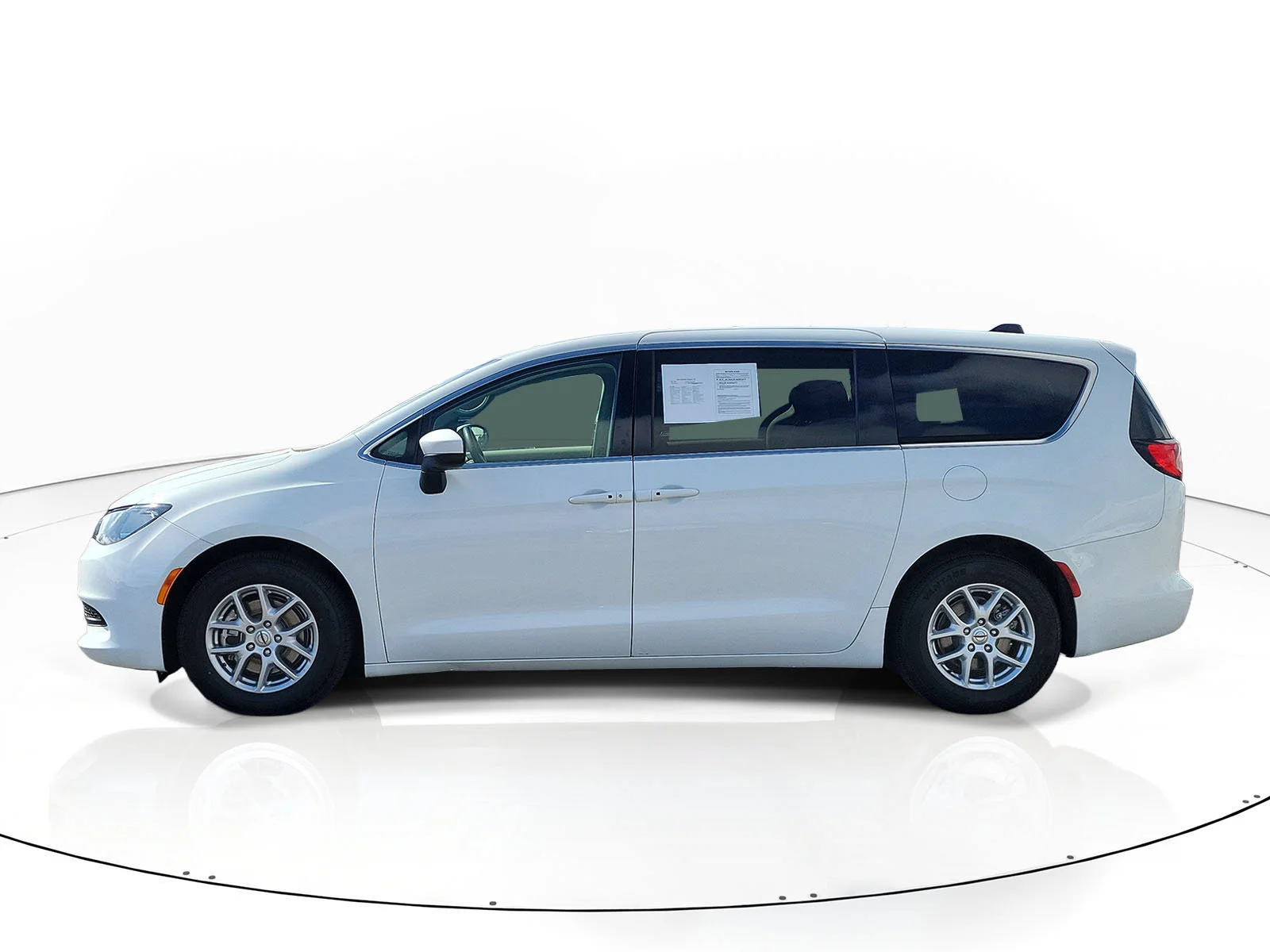 Certified Used 2023 Bright White Clearcoat Chrysler LX image 4