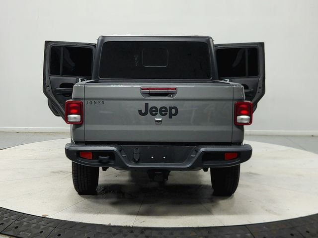 Used 2022 Gray Jeep Sport image 15