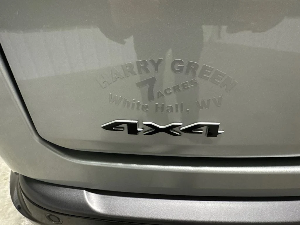 New 2026 Silver-Zynith Exterior Paint Jeep Limited Reserve image 9