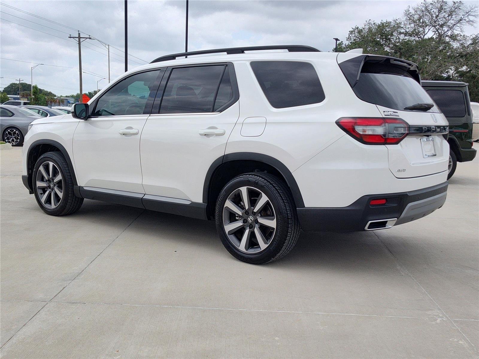 Used 2025  Honda Touring image 4