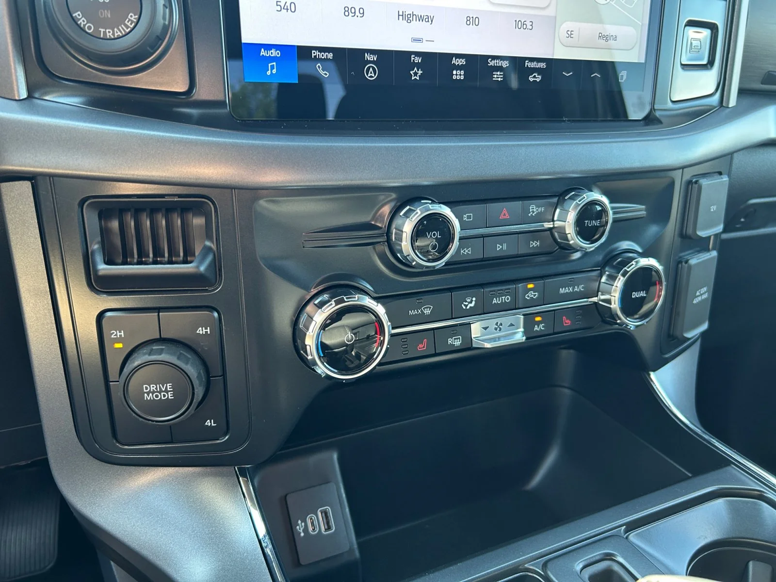 New 2026 Carbonized Grey Metallic Ford XLT image 22